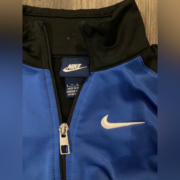 Nike Boy’s Blue and Black Jacket Size 6 - Picture 3 of 3